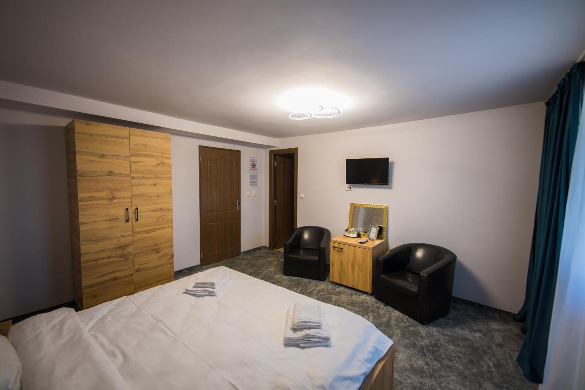 Hotel Imperium Caracal Exterior foto