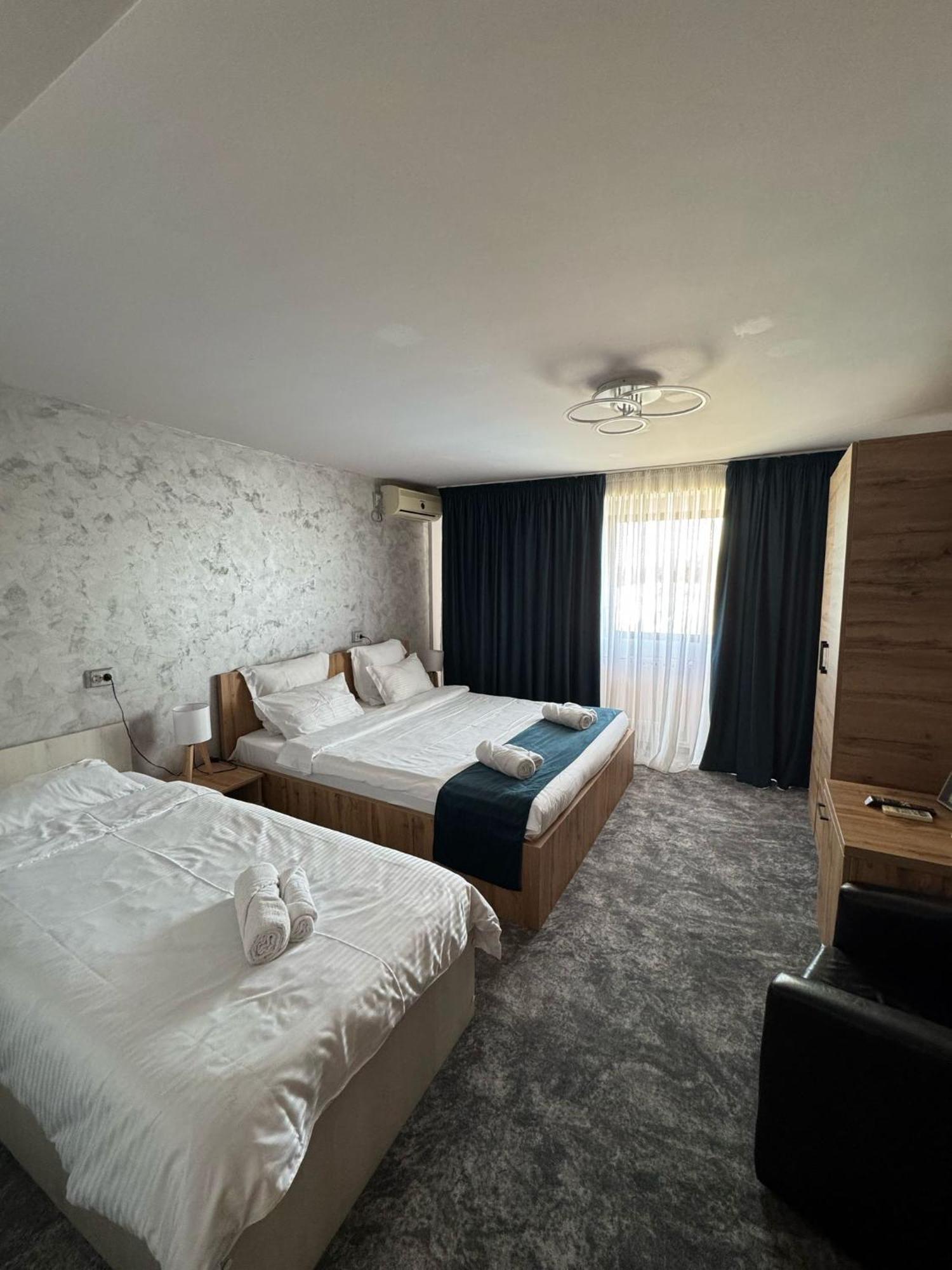 Hotel Imperium Caracal Exterior foto