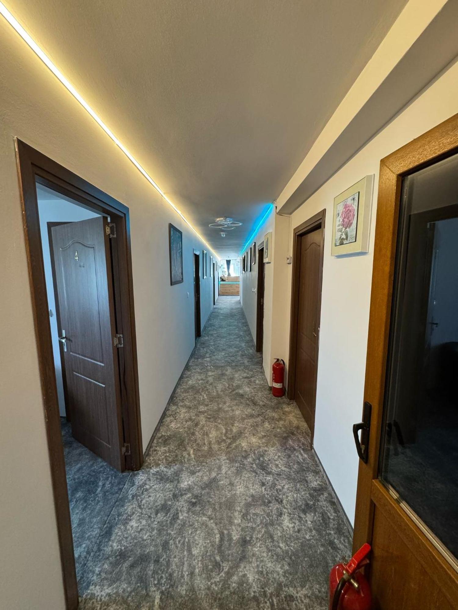 Hotel Imperium Caracal Exterior foto