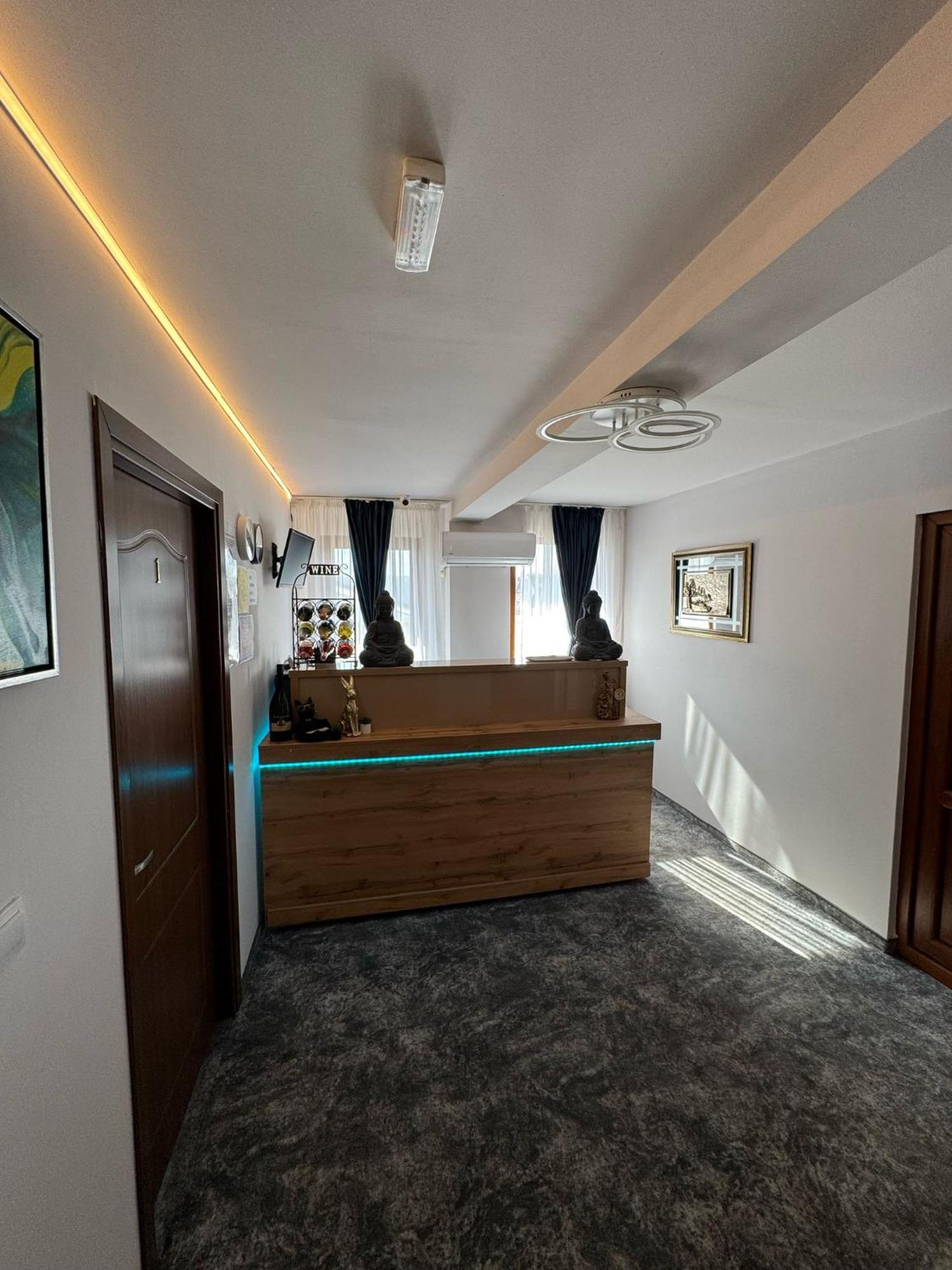 Hotel Imperium Caracal Exterior foto